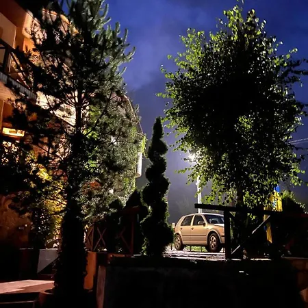 Polyanskiy Zamok * פוליאנה