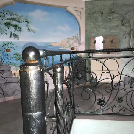 Polyanskiy Zamok * פוליאנה