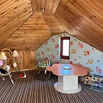Country house Polyanskiy Zamok Polyana (Transcarpathia)
